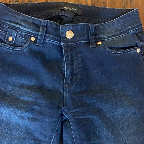 White House Black Market Jeans - Skinny Flare Size 00 - Picture 3 of 8